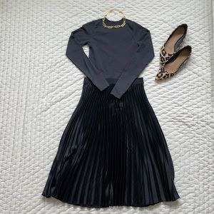 H&M pleated high-waisted skirt